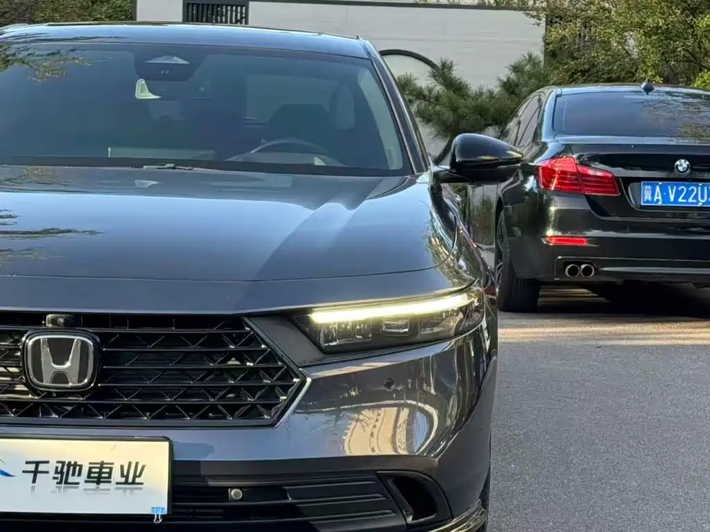 Honda Accord — фото 3