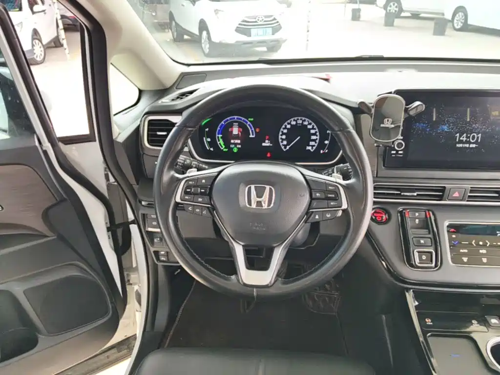 Honda Odyssey — фото 10