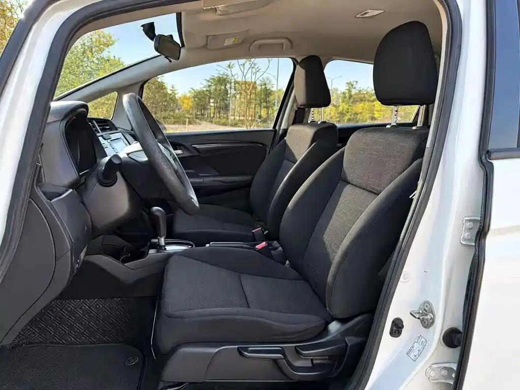 Honda Fit — фото 4