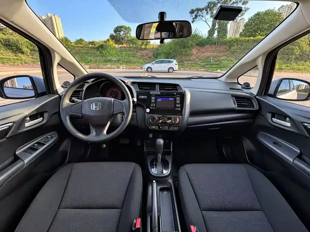 Honda Fit — фото 5