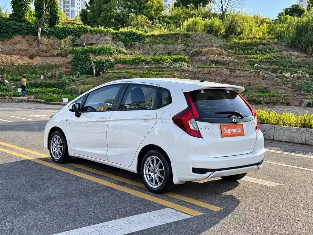 Honda Fit — фото 7