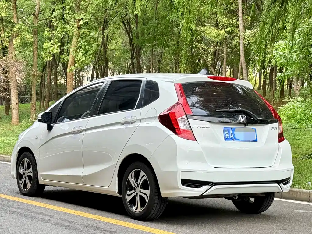 Honda Fit — фото 3