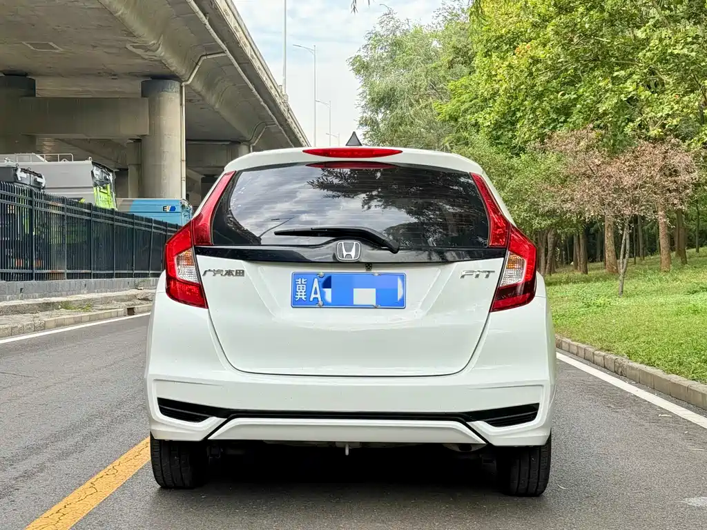 Honda Fit — фото 5