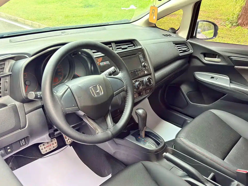 Honda Fit — фото 7