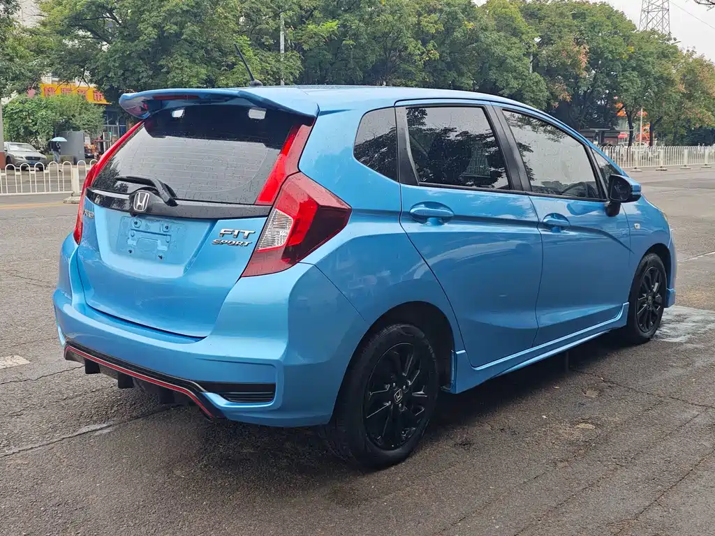 Honda Fit — фото 5