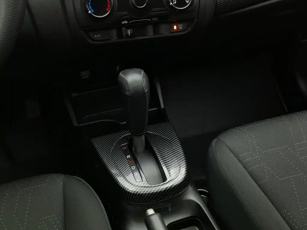 Honda Fit — фото 13