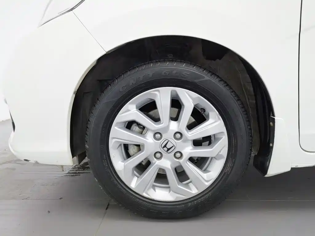Honda Fit — фото 17