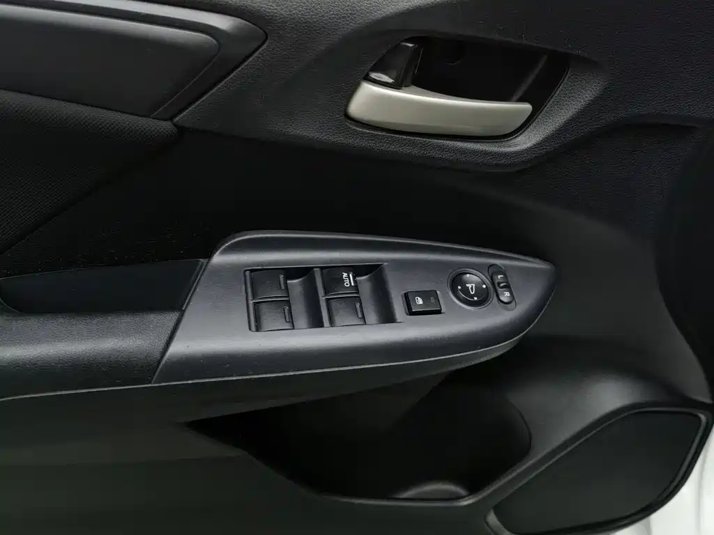 Honda Fit — фото 9