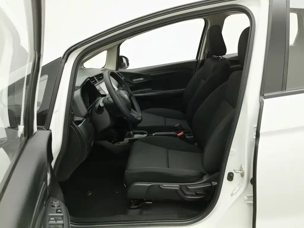 Honda Fit — фото 10