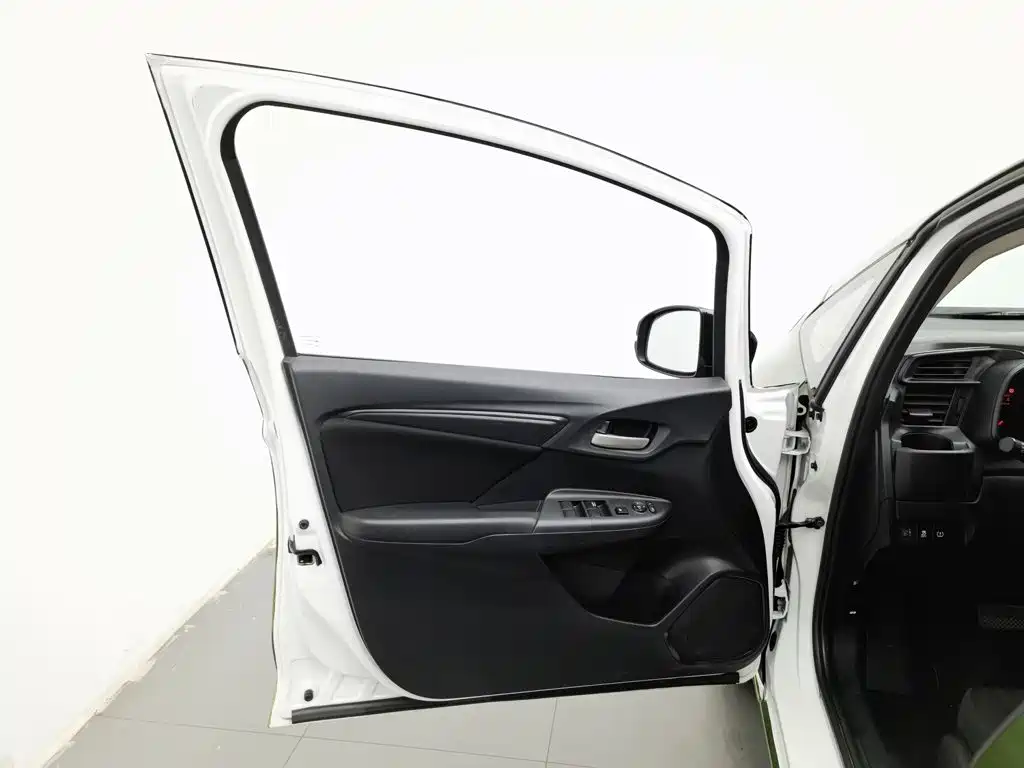 Honda Fit — фото 8