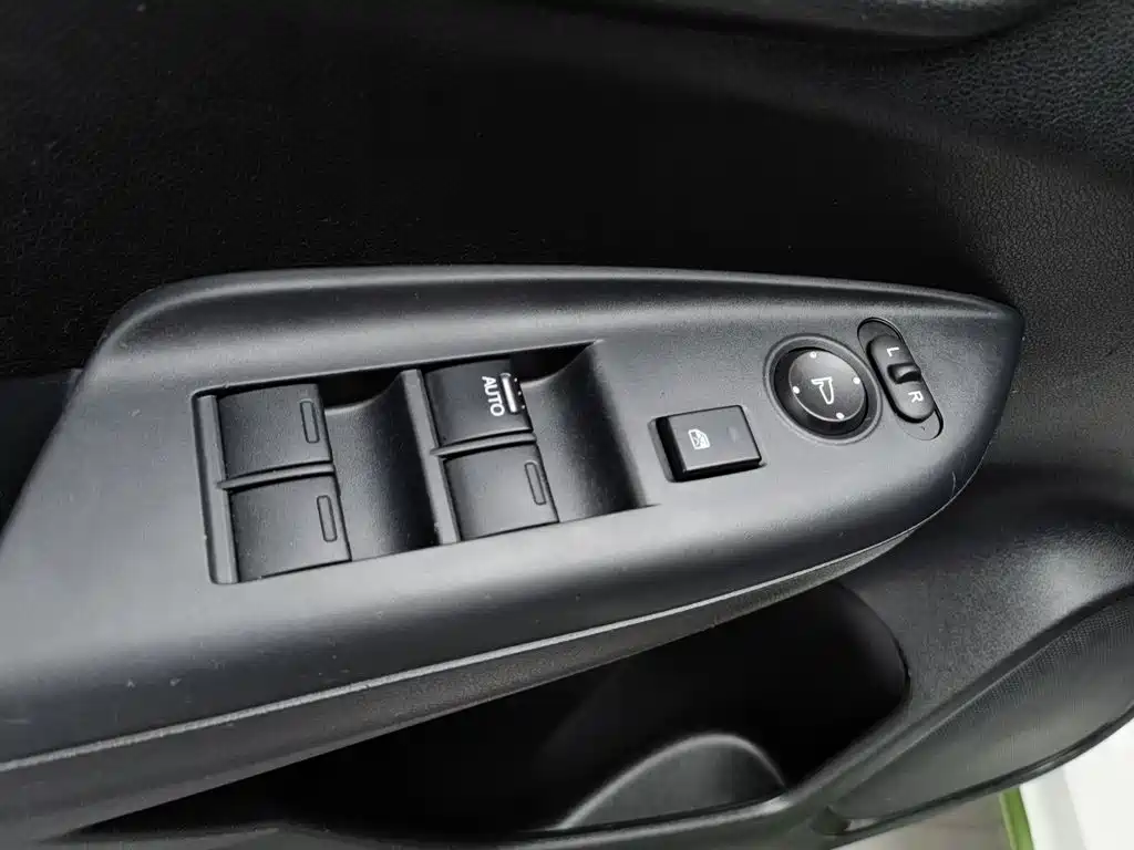 Honda Fit — фото 9
