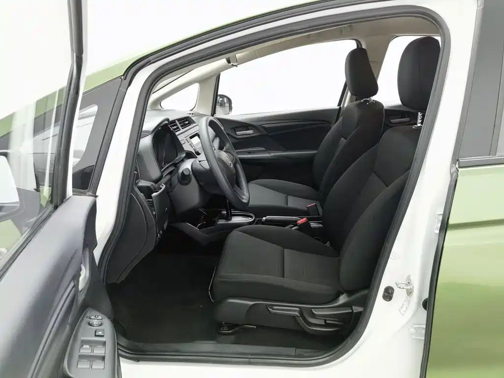 Honda Fit — фото 10