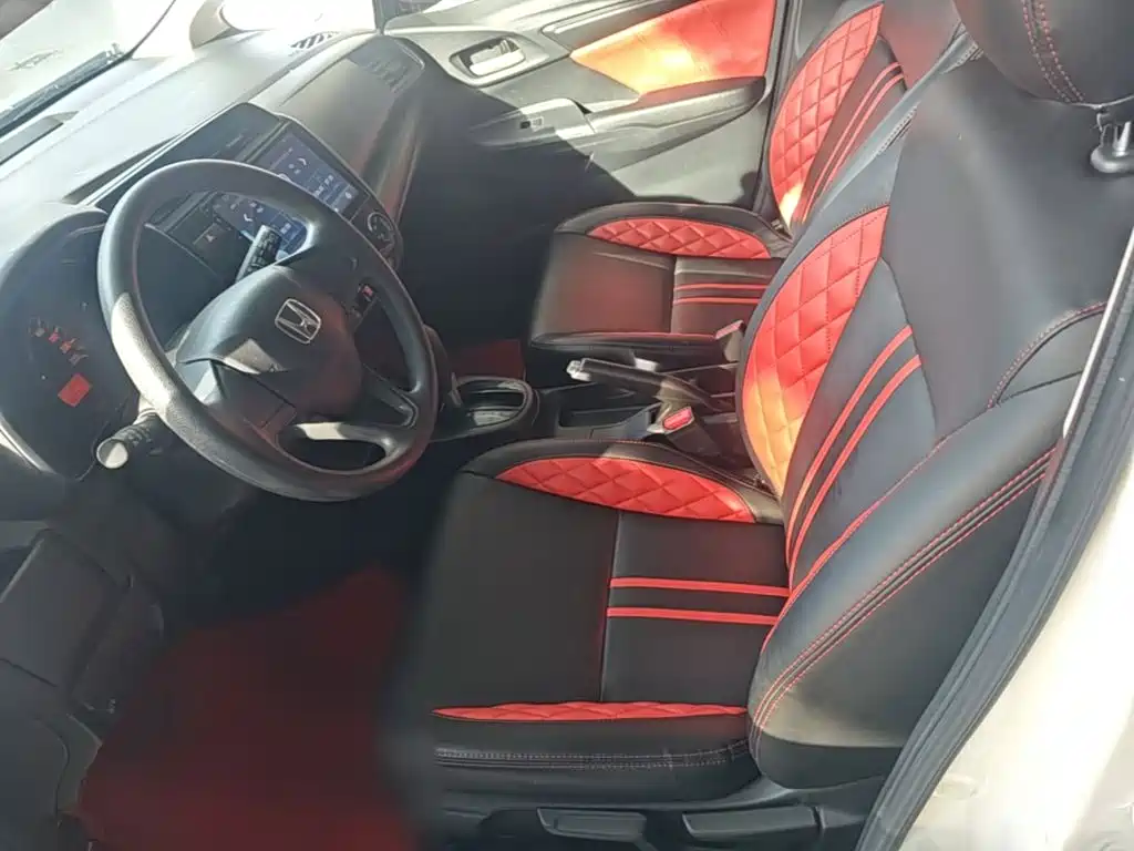 Honda Fit — фото 14