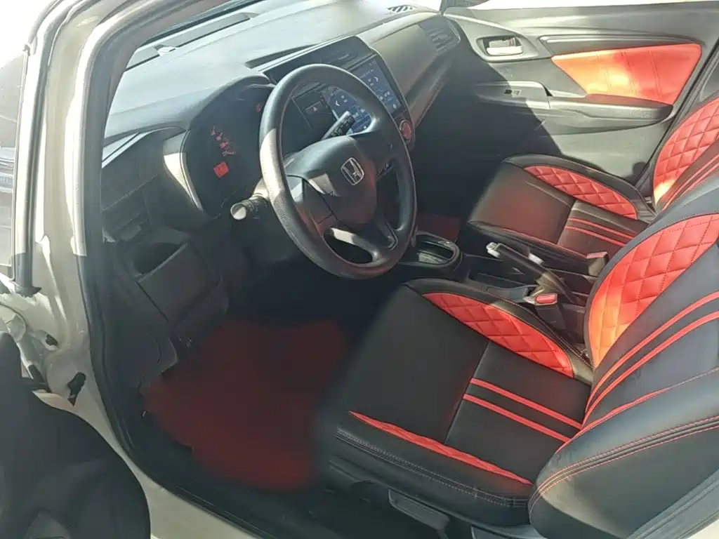 Honda Fit — фото 15