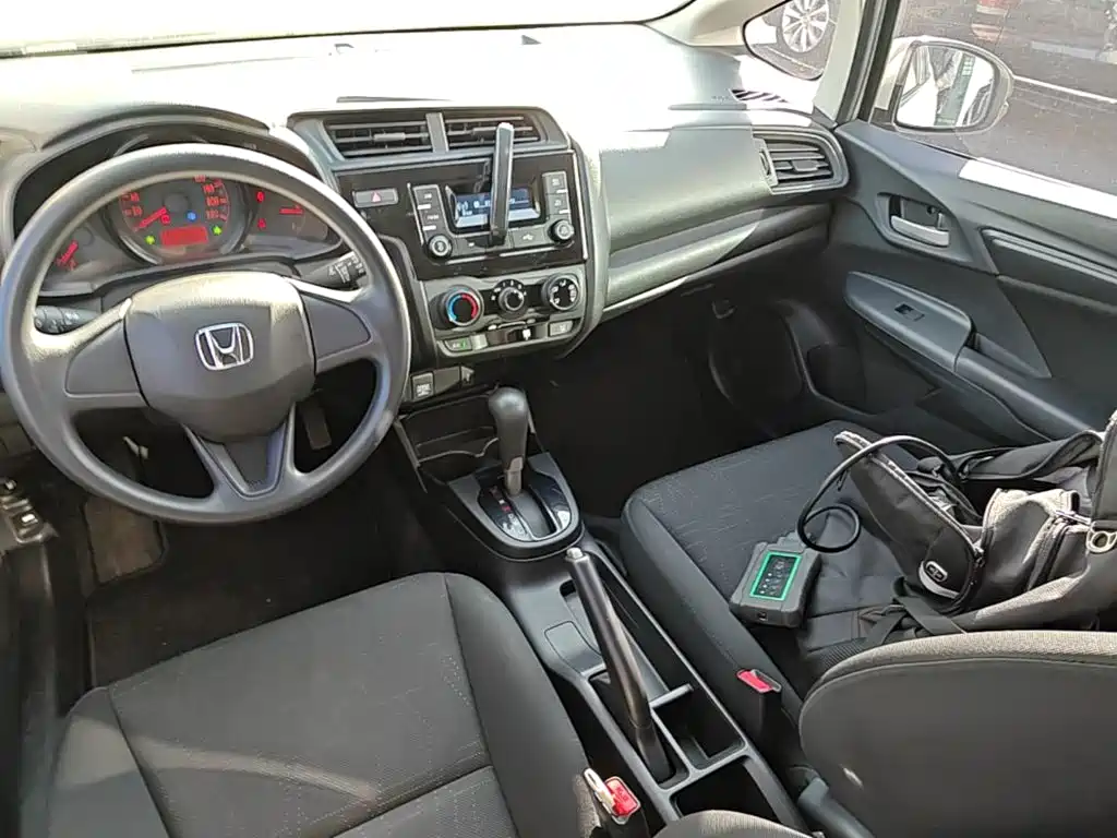 Honda Fit — фото 13