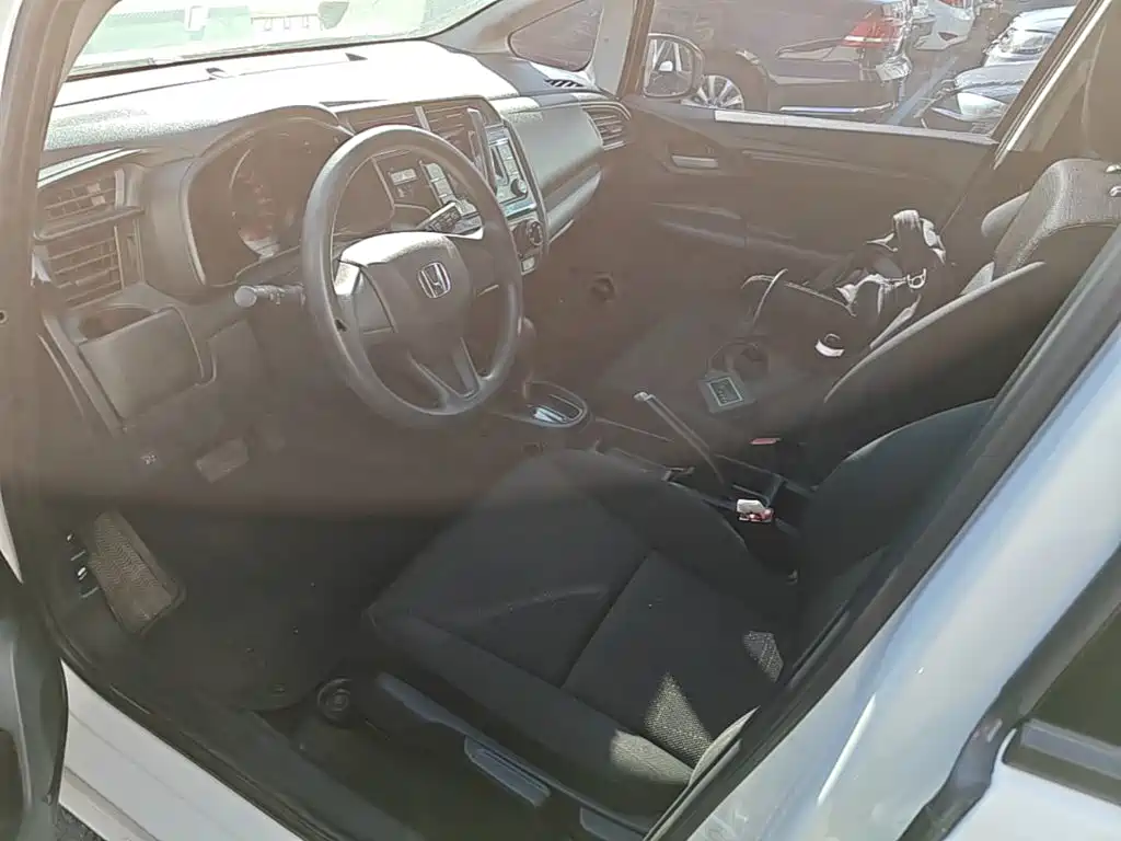 Honda Fit — фото 14