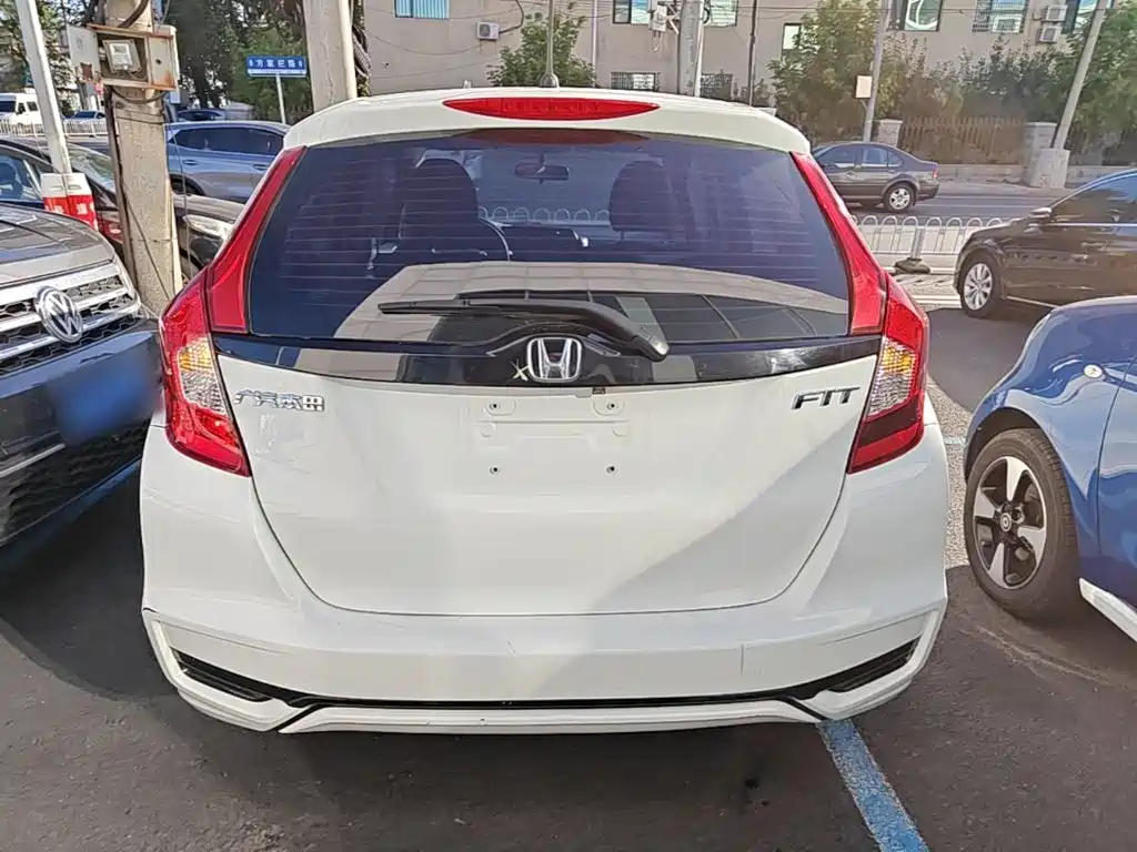 Honda Fit — фото 5