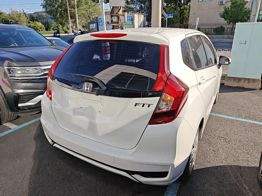 Honda Fit — фото 6