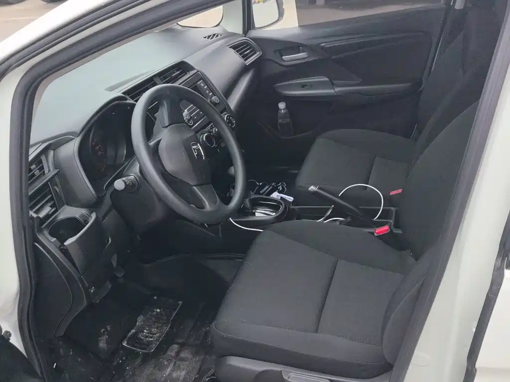 Honda Fit — фото 11