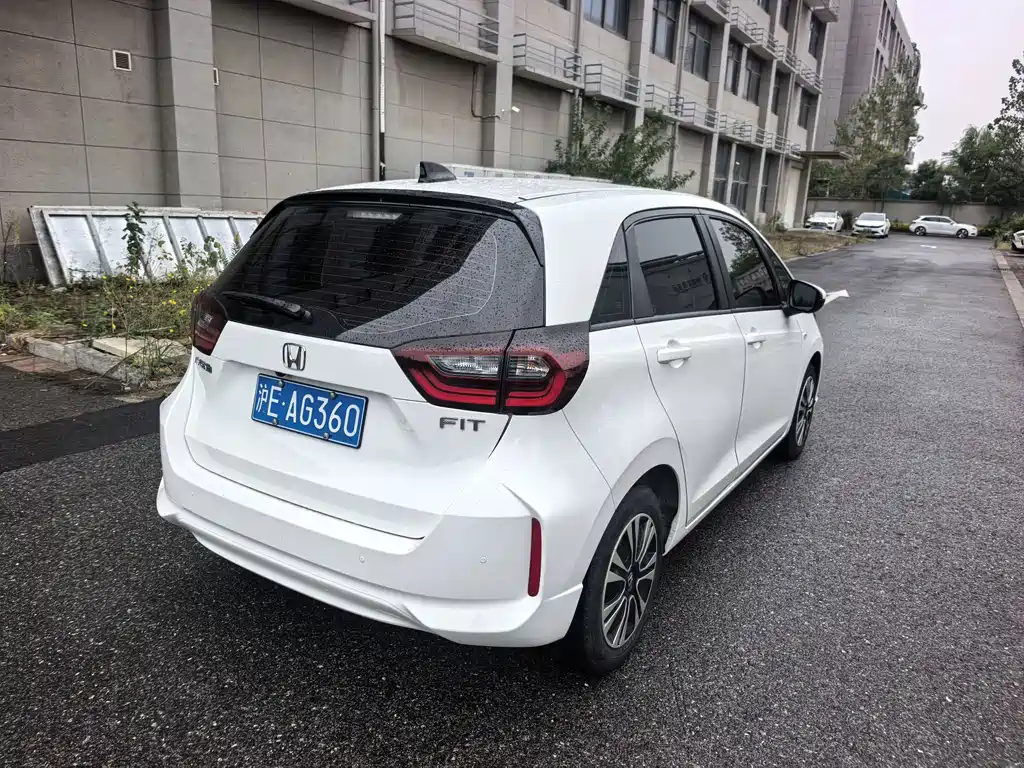 Honda Fit — фото 5