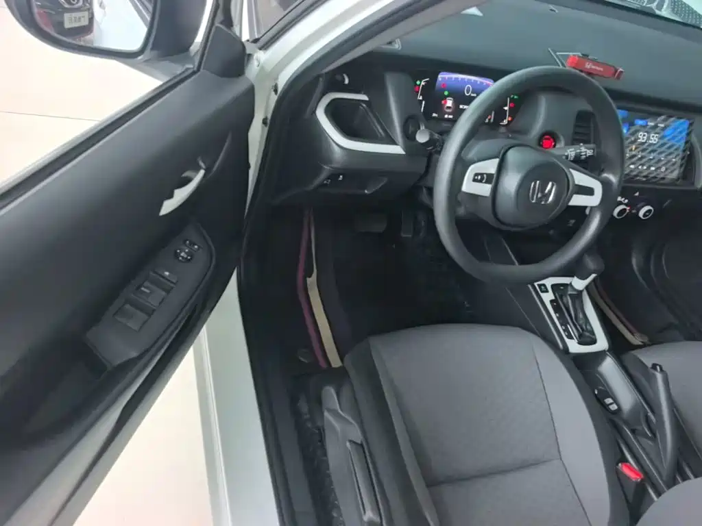 Honda Fit — фото 15