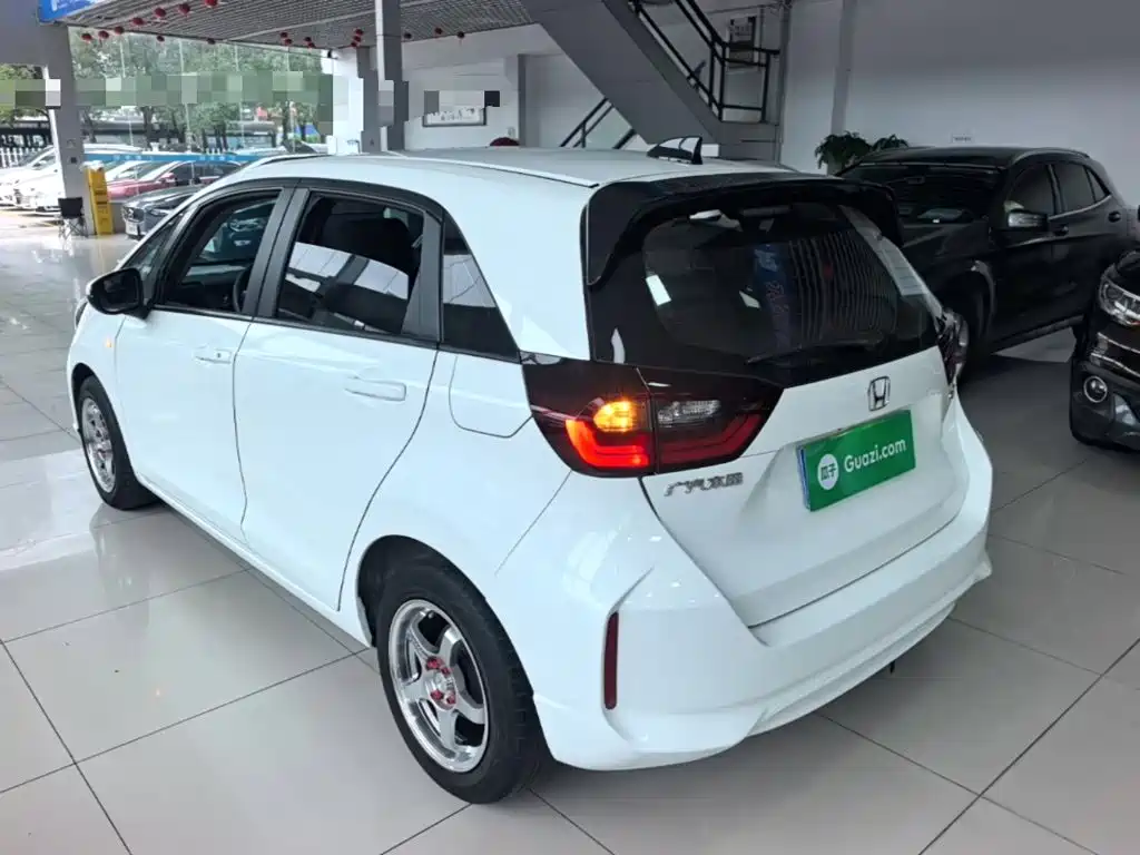 Honda Fit — фото 4