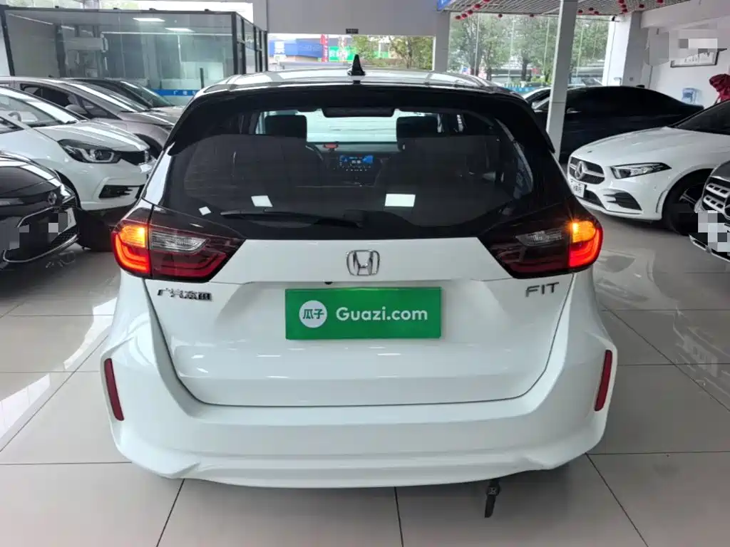 Honda Fit — фото 5