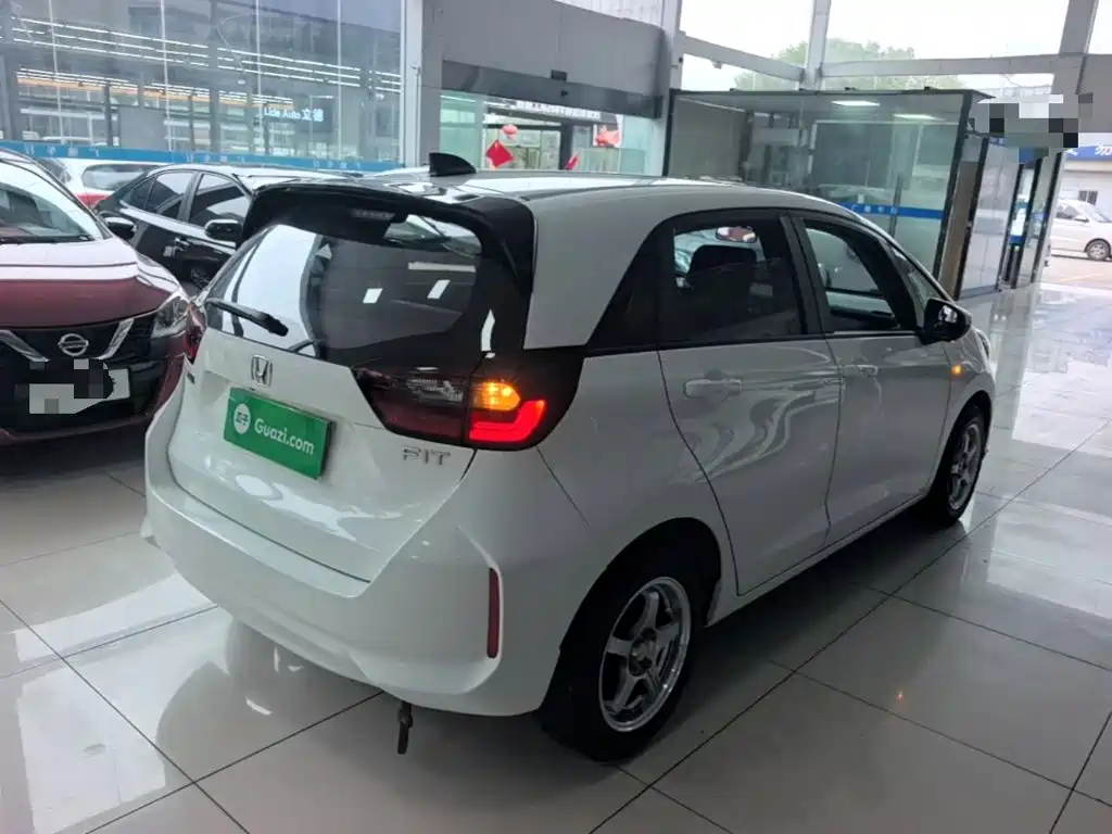 Honda Fit — фото 6