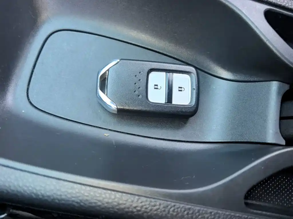 Honda Fit — фото 8
