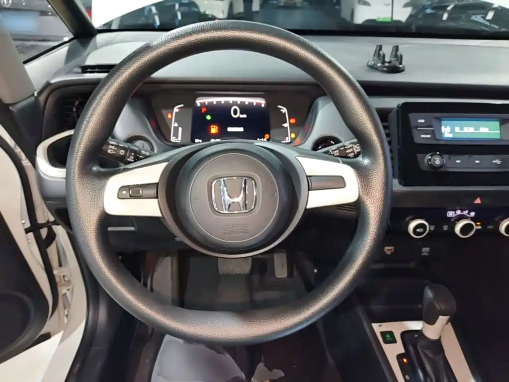 Honda Fit — фото 10