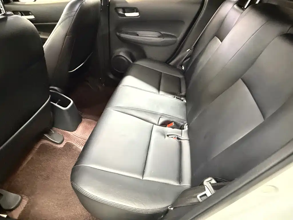 Honda Fit — фото 5