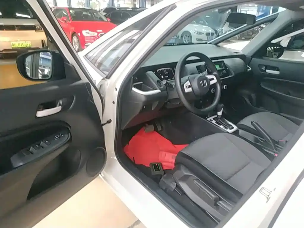 Honda Fit — фото 15