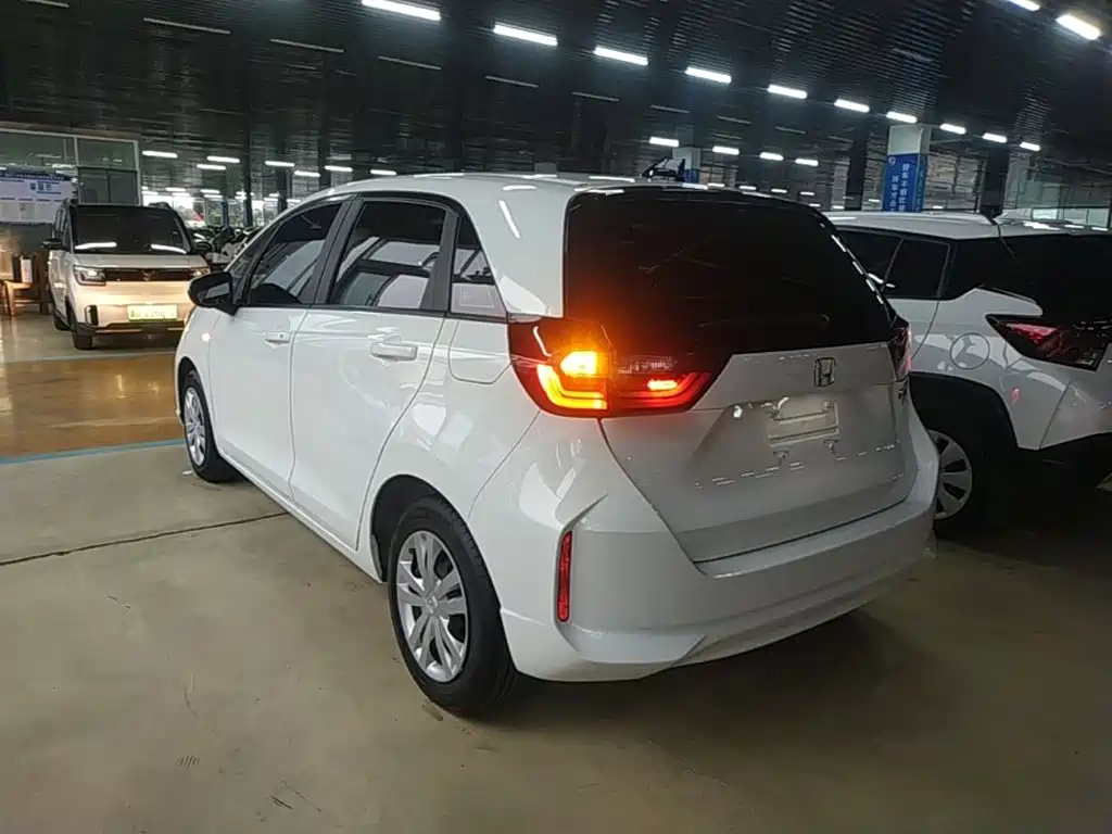 Honda Fit — фото 4
