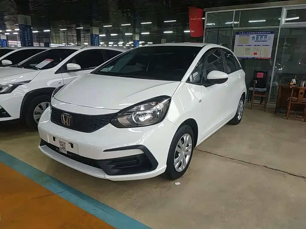 Honda Fit — фото 1