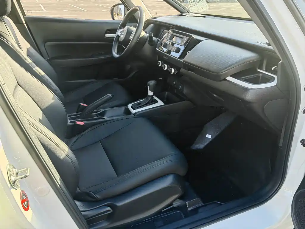 Honda Fit — фото 13