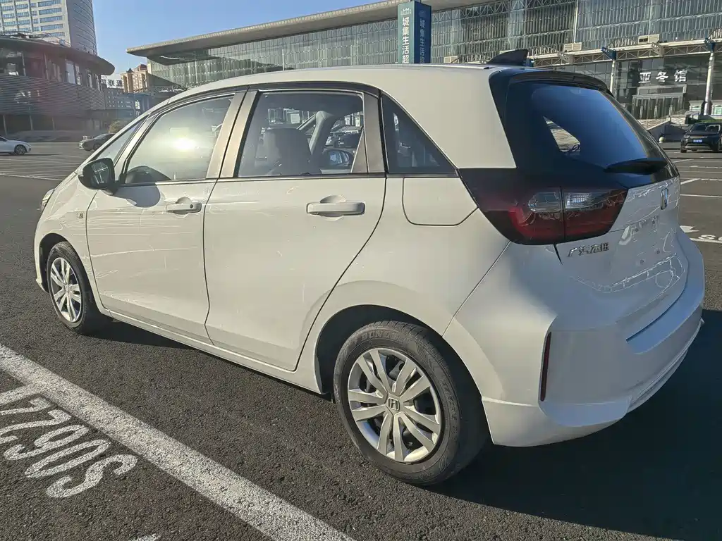 Honda Fit — фото 5