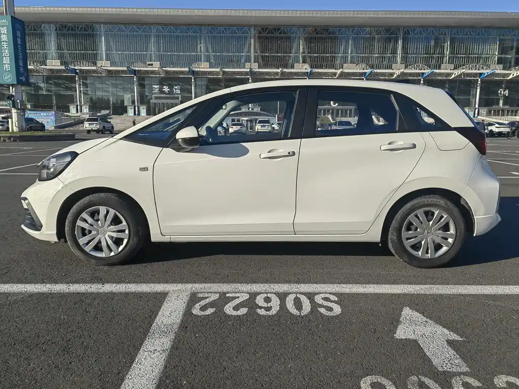 Honda Fit — фото 7