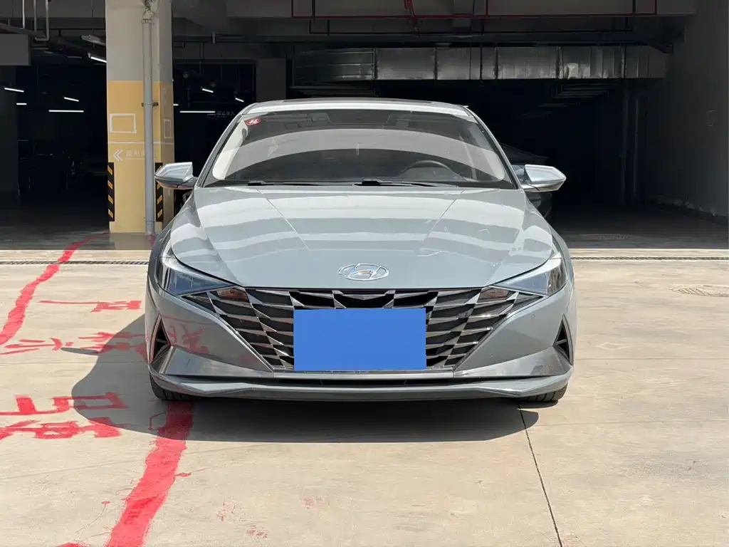 Hyundai Elantra — фото 2