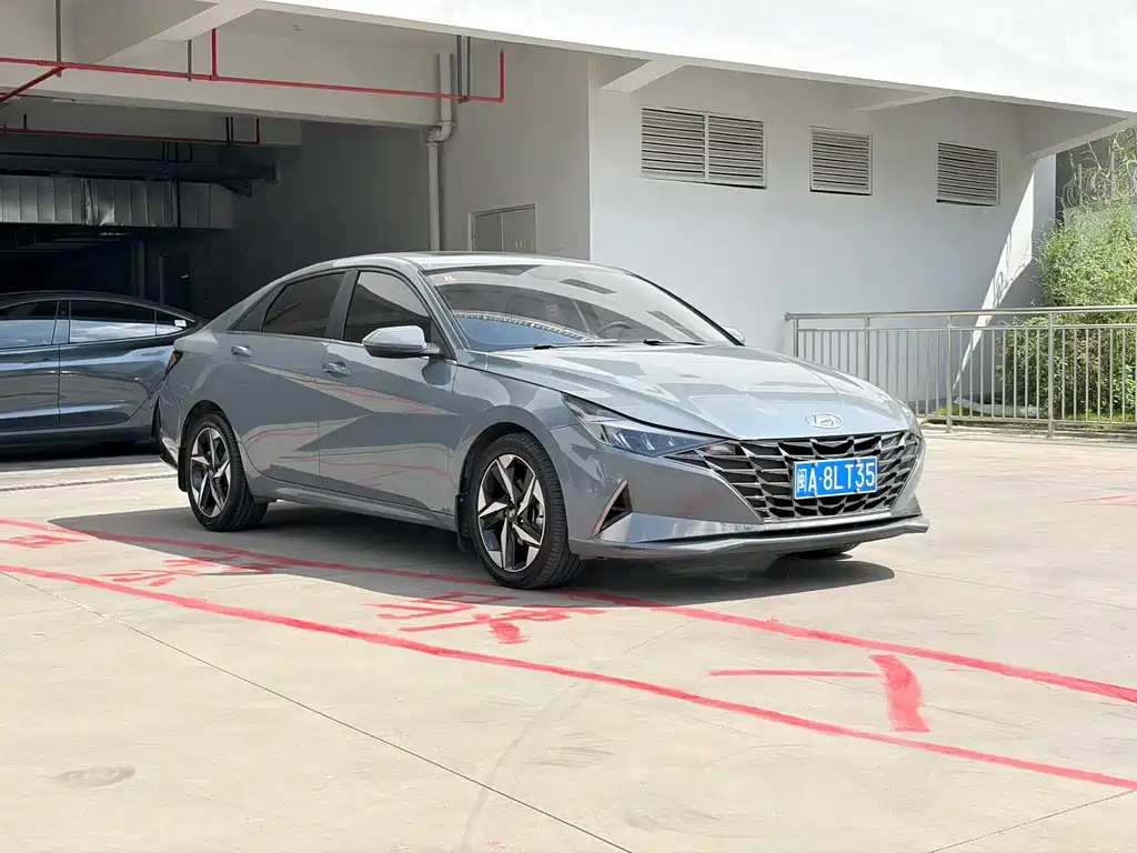 Hyundai Elantra — фото 4