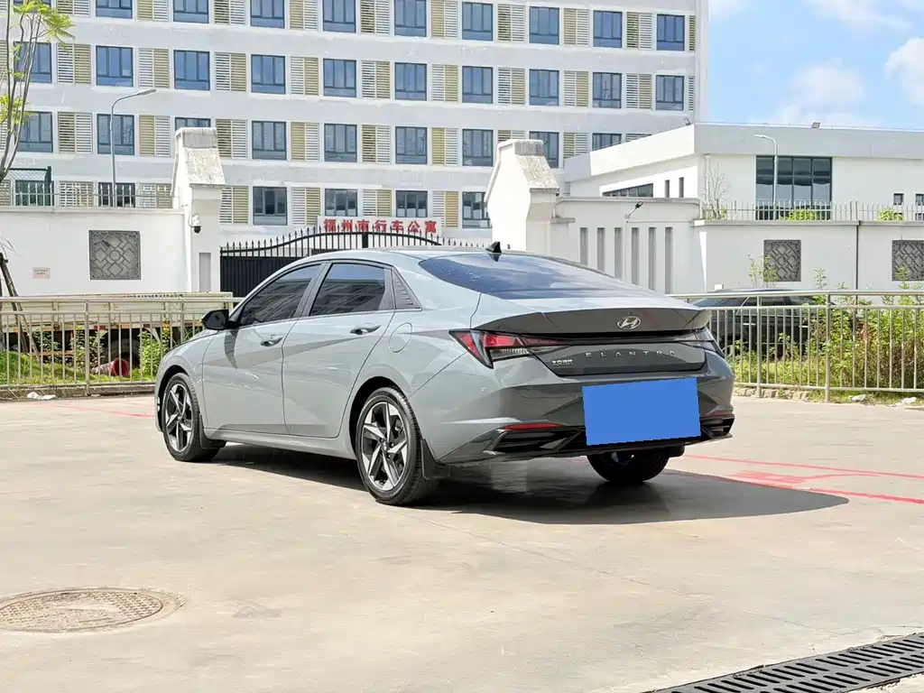 Hyundai Elantra — фото 6