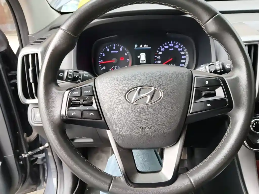 Hyundai ix35 — фото 10