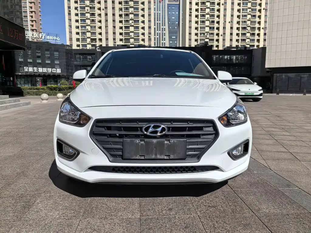 Hyundai Verna — фото 2