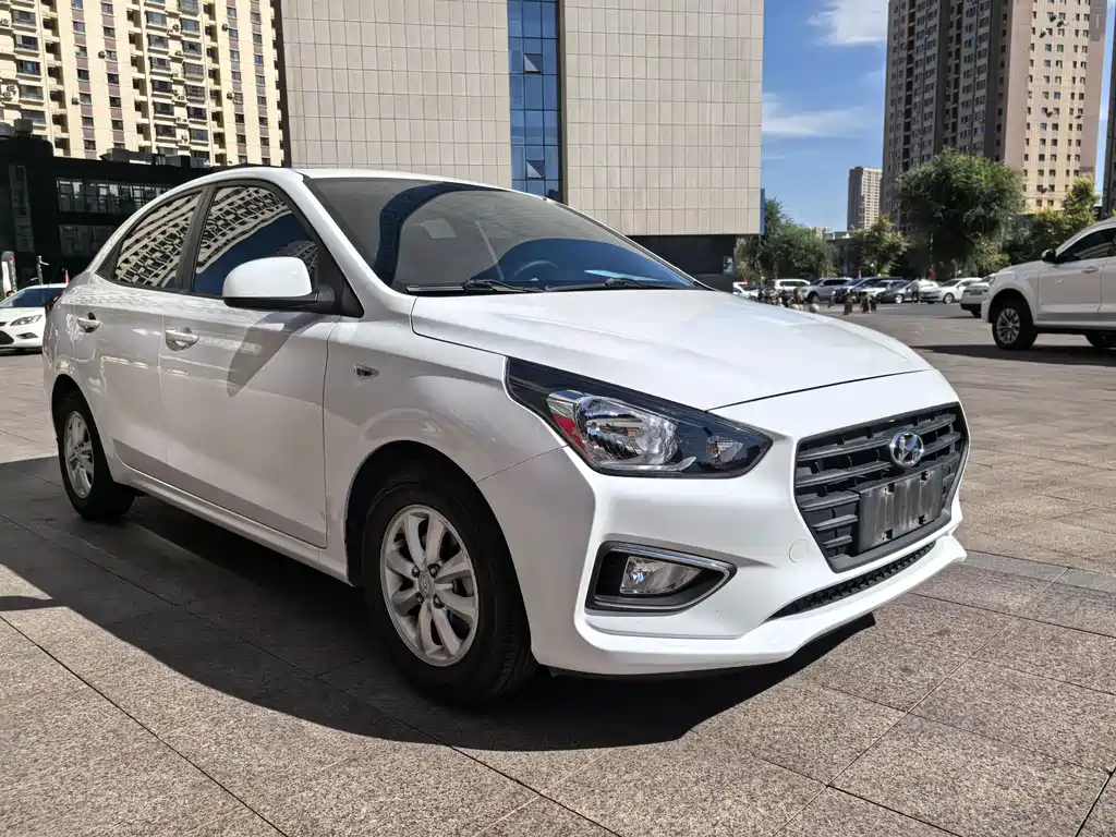 Hyundai Verna — фото 3