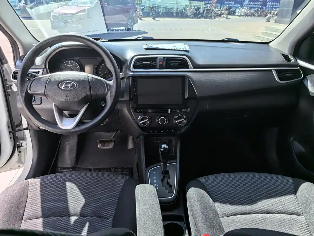 Hyundai Verna — фото 6