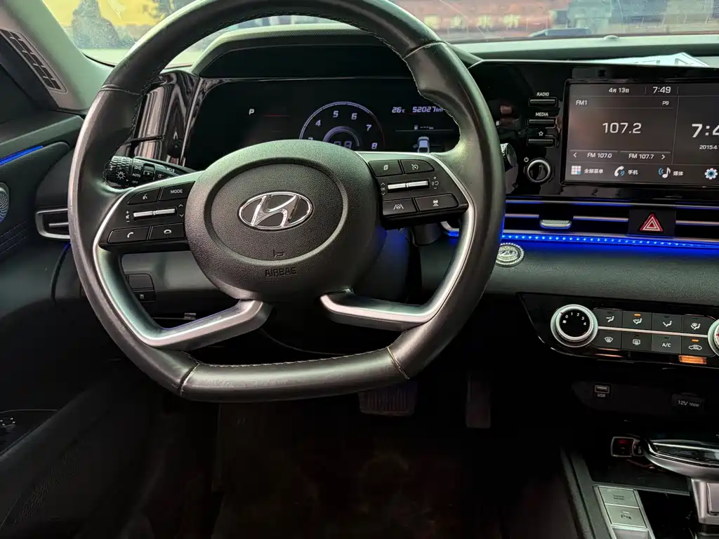 Hyundai Elantra — фото 7