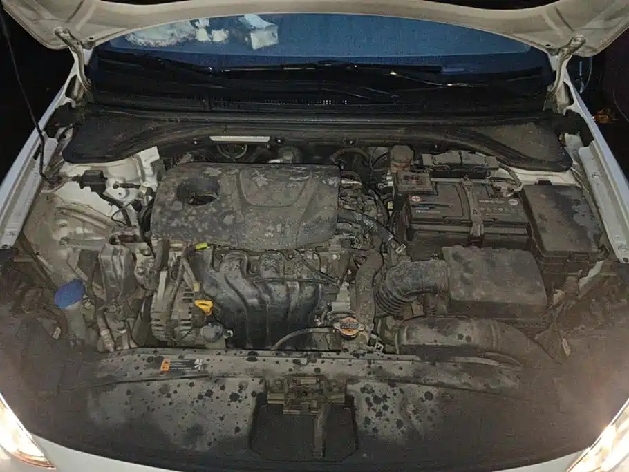 Hyundai Elantra — фото 10