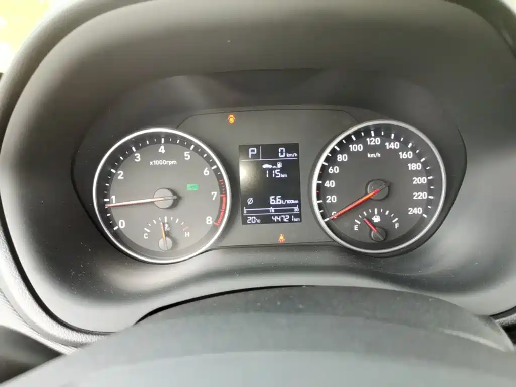 Hyundai Elantra — фото 11