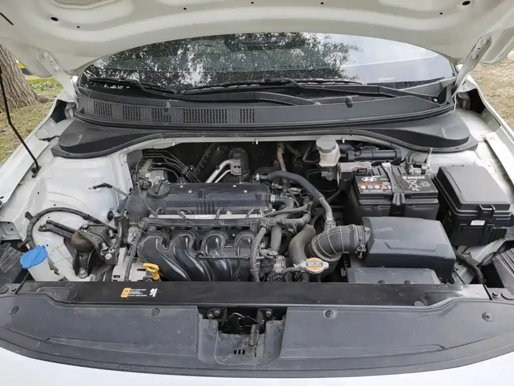 Hyundai Elantra — фото 19