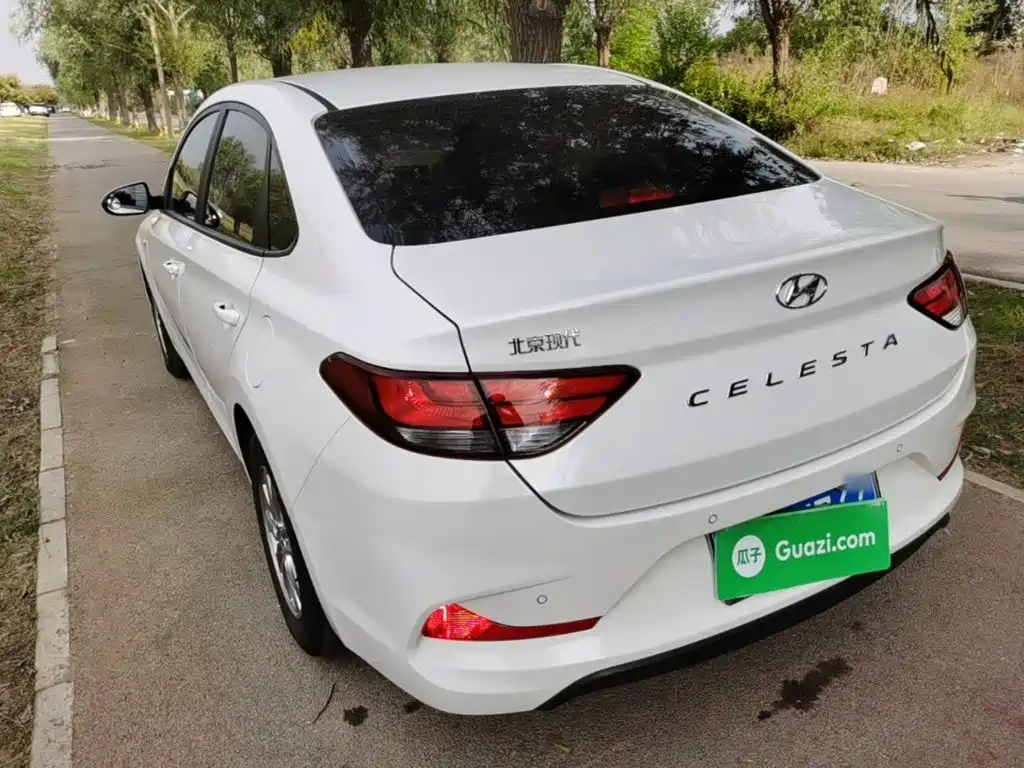 Hyundai Elantra — фото 4