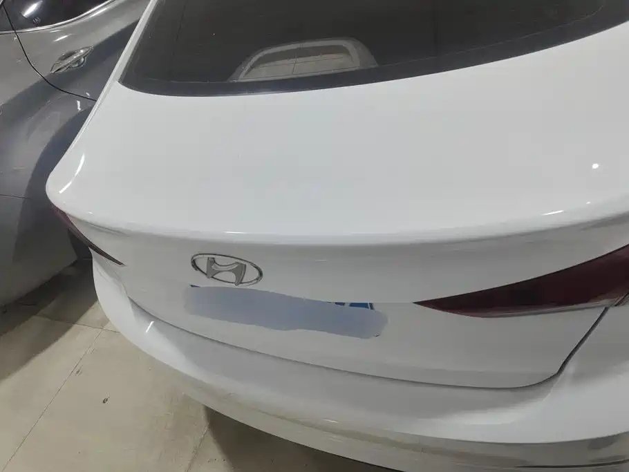 Hyundai Elantra — фото 4